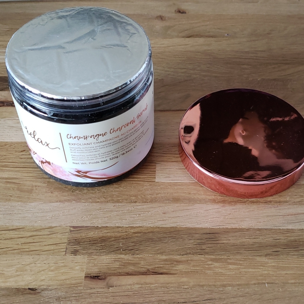 NEW *Relax* Champagne Charcoal Scrub
